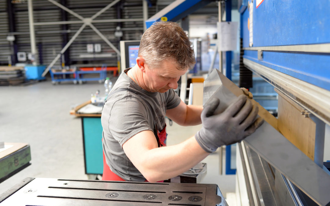 How to Choose The Right Sheet Metal Fabricator